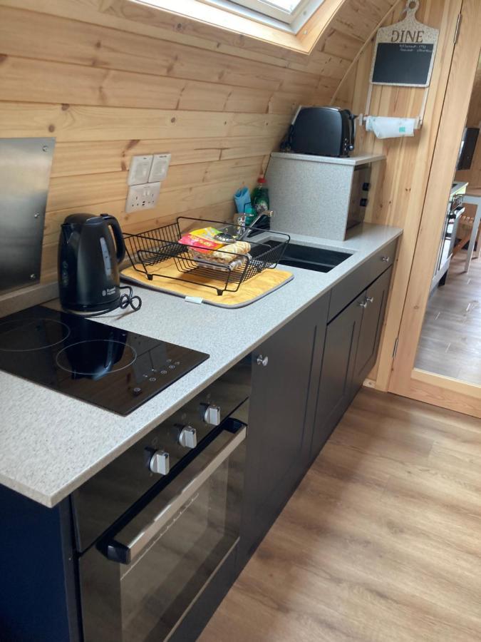 Robins Nest Glamping Pod With Hot Tub Hotell Keith Eksteriør bilde