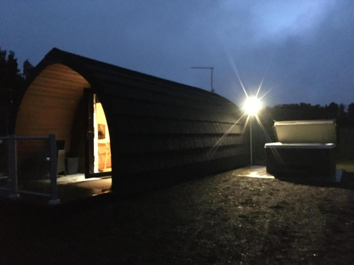Robins Nest Glamping Pod With Hot Tub Hotell Keith Eksteriør bilde